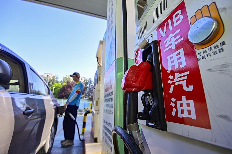 原油价格波动，探究过去三十年走势图背后的因素与趋势