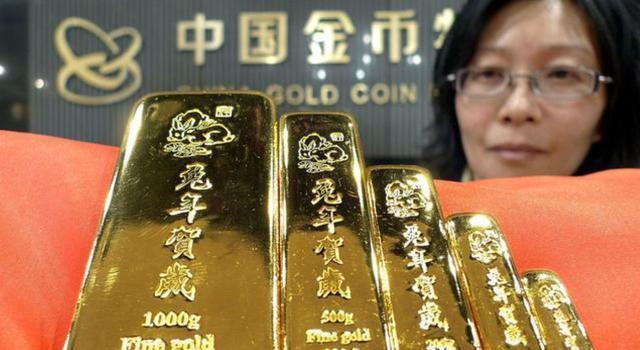 黄金投资，银行与金店之间的选择