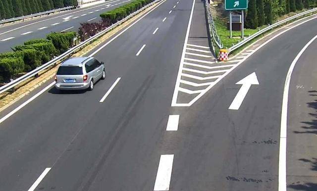 路上没油了，该如何求助？电话攻略大解析