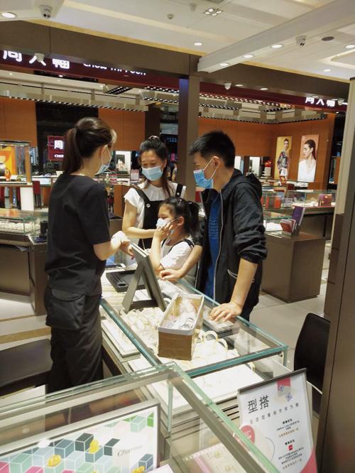 周大福每日金价动态，黄金珠宝行业的风向标