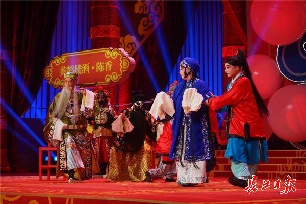 黄金价格走势分析，多维度视角下的观察与预测