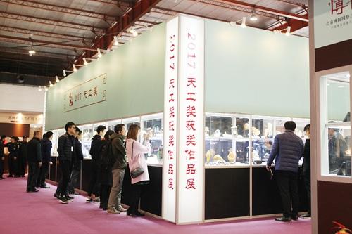 老庙与老凤祥，金银珠宝的两大巨头，究竟哪个更胜一筹？