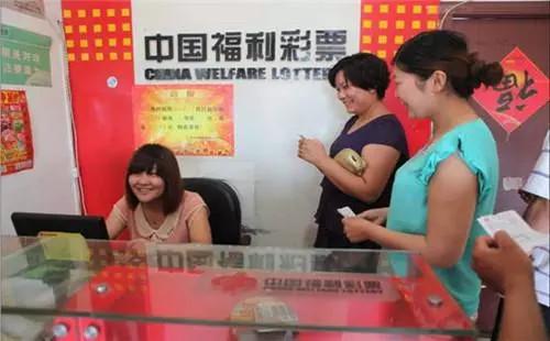 双色球19045期开奖结果揭晓，幸运之夜的惊喜与期待